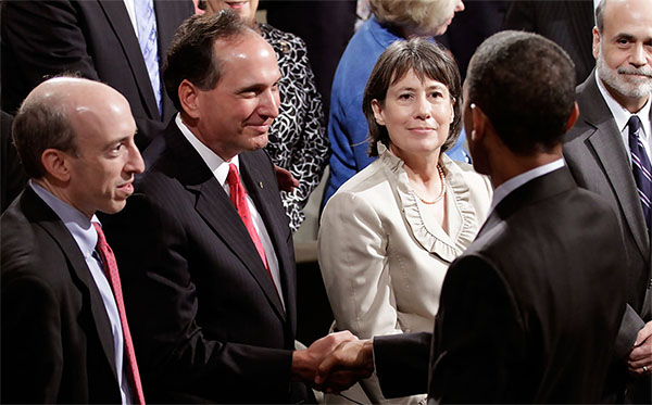 Comptroller John C. Dugan congratulating President Barack Obama